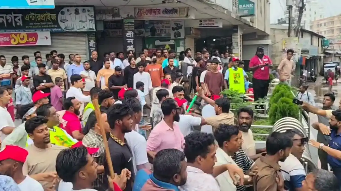 মুন্সিগঞ্জে বিএনপির প্রতিষ্ঠাবার্ষিকীতে দুই গ্রুপের সংঘর্ষ, ওসিসহ আহত ১০