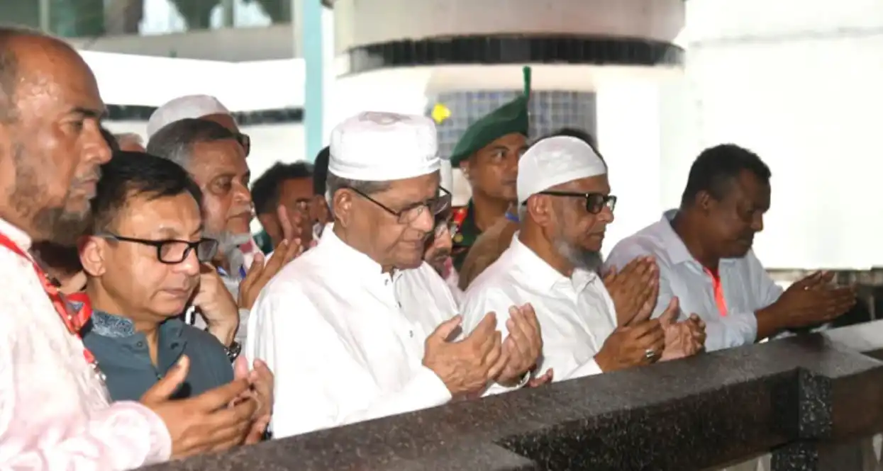 হজরত শাহজালাল ও শাহপরাণ (র.)-এর মাজার জিয়ারত করলেন রাষ্ট্রপতি