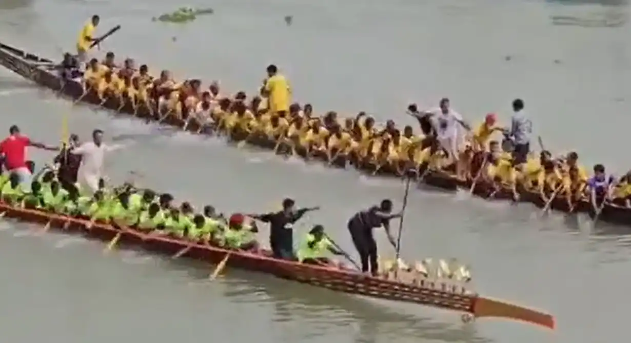 ভাঙ্গার ঝালডাঙ্গা বিলে ঐতিহ্যবাহী নৌকা বাইচ অনুষ্ঠিত