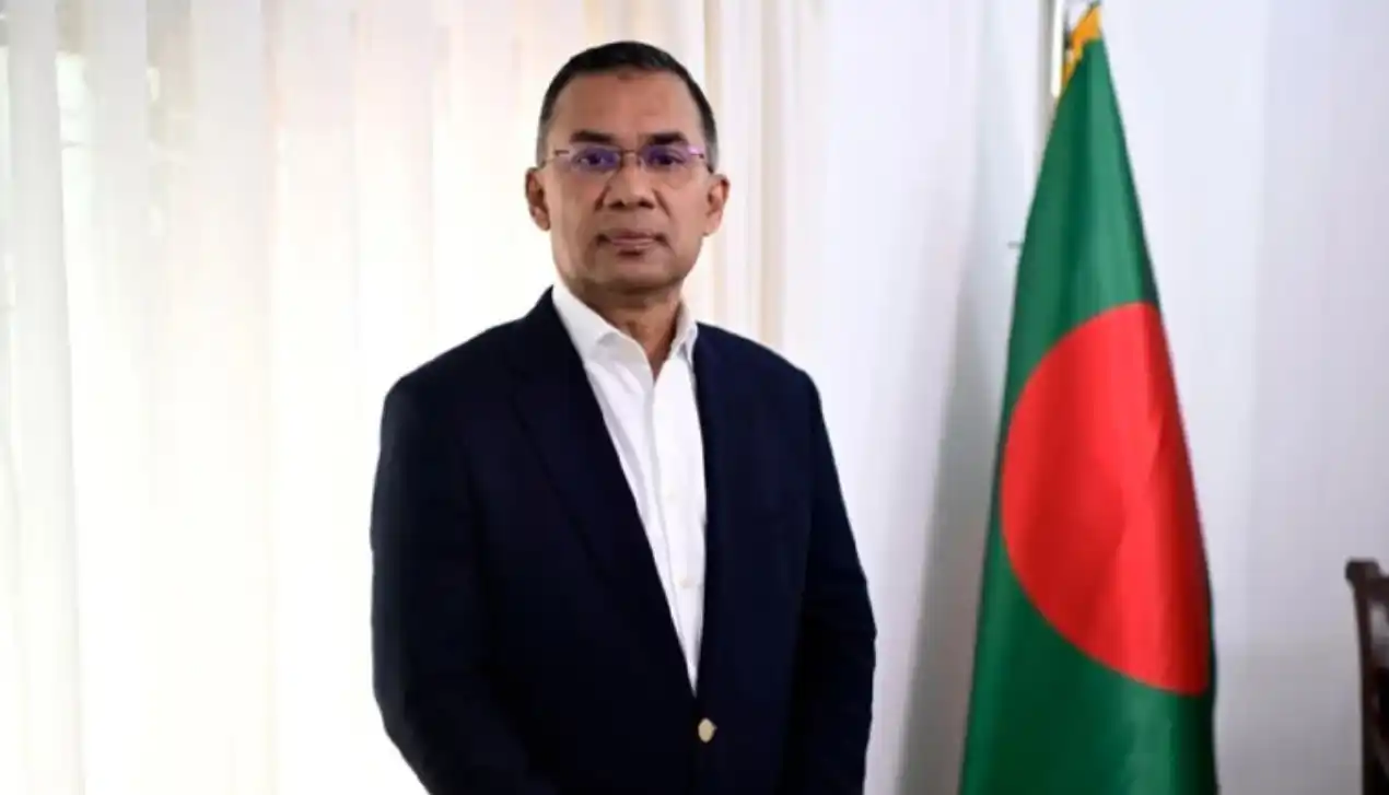 হাটহাজারীতে দুর্ঘটনায় আহত ক্যাপ্টেন মহিউদ্দিনকে দেখতে সিএমএইচে প্রধানমন্ত্রী