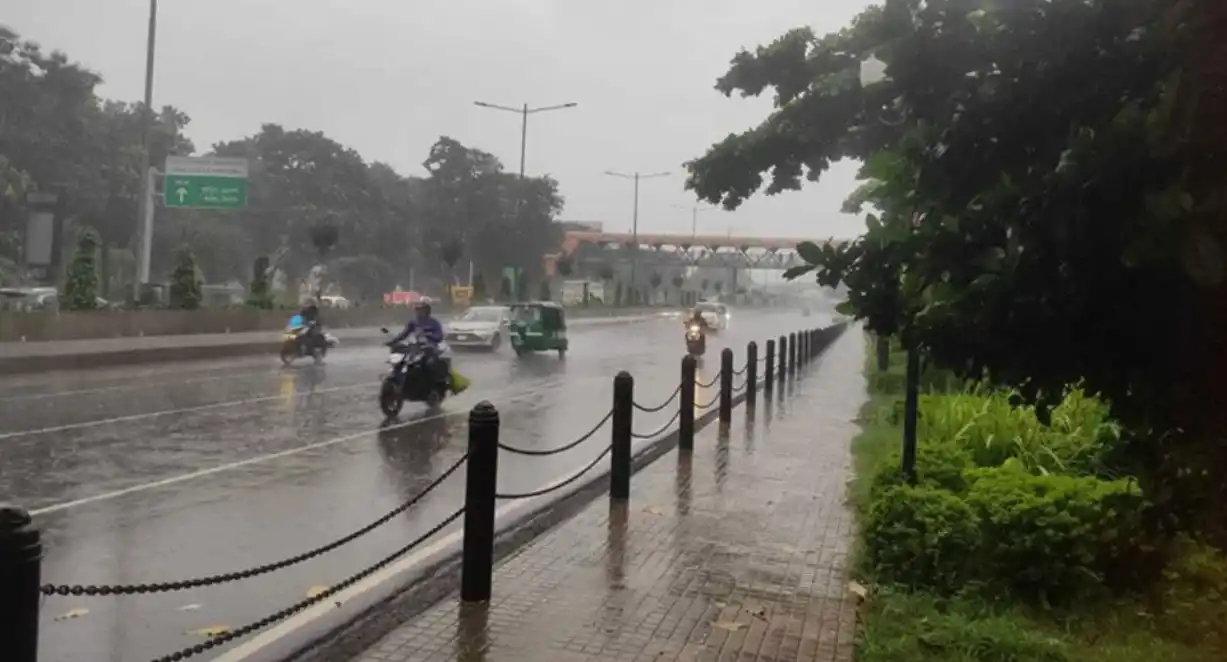 আগামী ৫ দিন বৃষ্টির আভাস, যেসব অঞ্চলে হতে পারে ভারী বর্ষণ