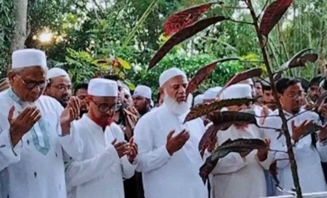 বগুড়ায় শহিদ আব্দুল মালেকের কবর জিয়ারত করলেন জামায়াত আমির