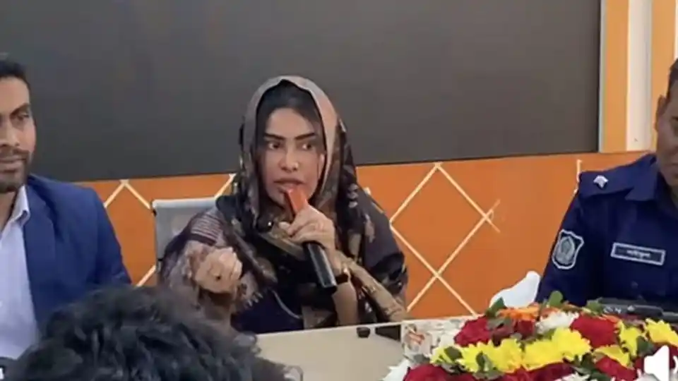 হবিগঞ্জে প্রশাসনিক সভায় এমপির স্ত্রী; ইউএনও ও এসি ল্যান্ডকে বদলির হুমকি!