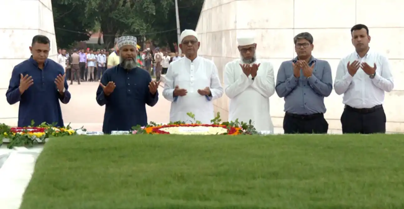 জিয়াউর রহমান ও খালেদা জিয়ার সমাধিতে নবনির্বাচিত রাষ্ট্রপতির শ্রদ্ধা