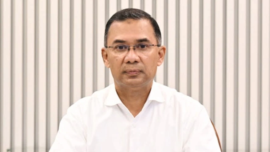 ছুটির দিনেও অফিস করছেন প্রধানমন্ত্রী তারেক রহমান