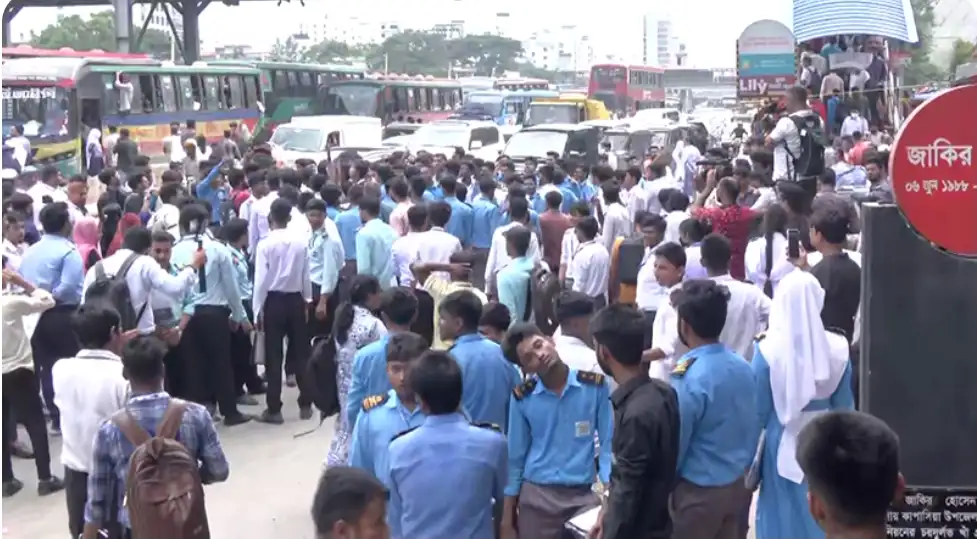 শিক্ষামন্ত্রীর পদত্যাগ নয়, এবার ছয় দফা দাবিতে সচিবালয়ে শিক্ষার্থীদের প্রতিনিধি দল